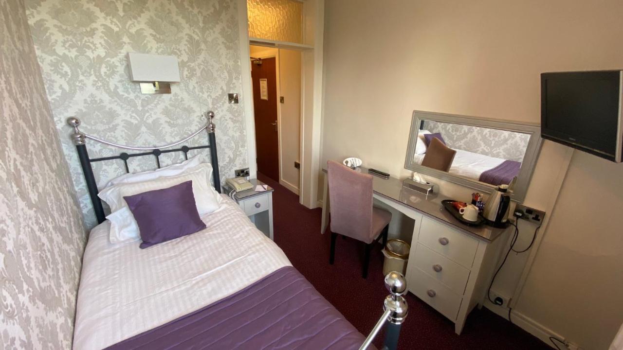 Maesmawr Hall Hotel Caersws Экстерьер фото